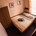 Holzbecher Ratiborice 3*